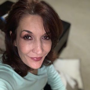 Meet your Posher, Claudia